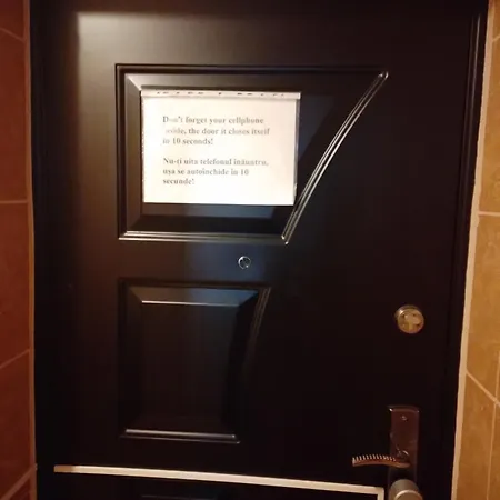 Mic Dormitor Informativ Turistic * Bucharest